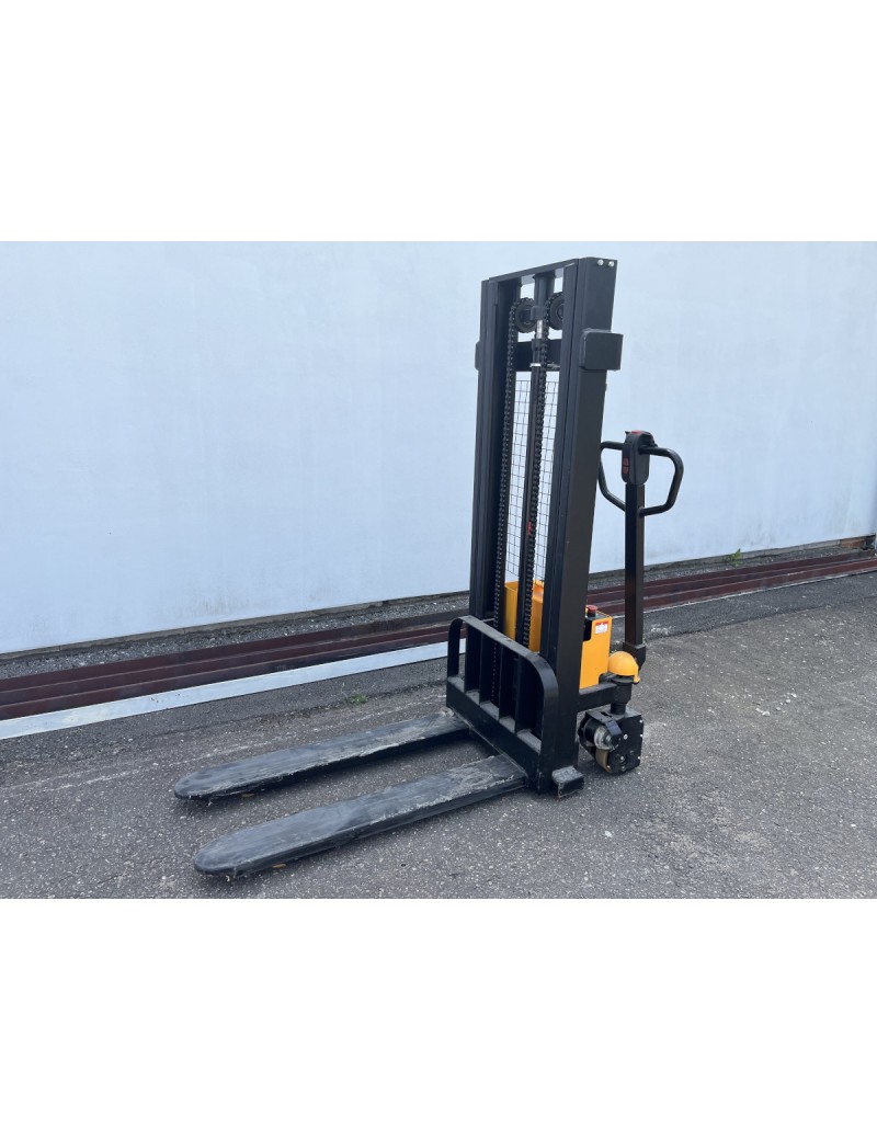 Použitý plně elektrický vysokozdvižný paletový vozík EMF12/25 Použitý plně elektrický vysokozdvižný paletový vozík EMF12/25